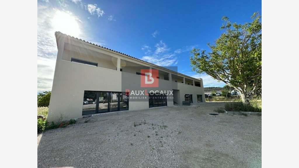 A louer local 163m² axe très passant à Cavaillon