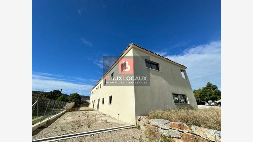 A louer local 84m² axe très passant à Cavaillon