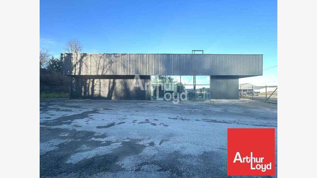Local commercial 500m² à louer Poitiers D910