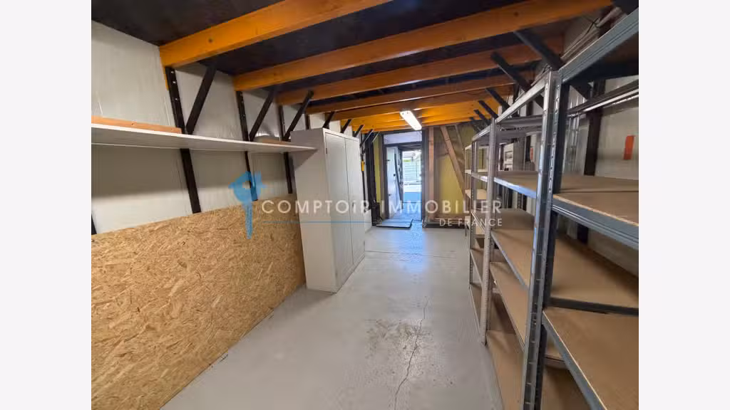 A louer local commercial 25m² + parking à Bernin