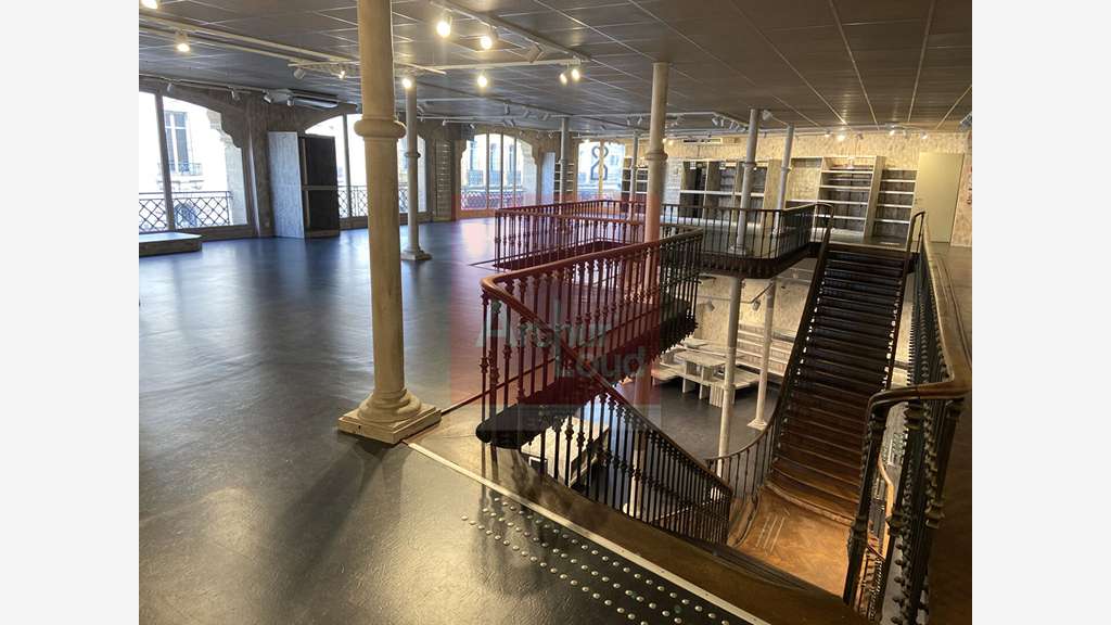 Local commercial d'exception à louer 712m² Agen