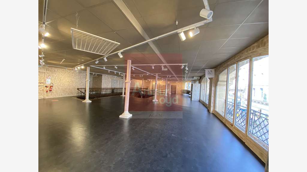 Local commercial d'exception à louer 712m² Agen