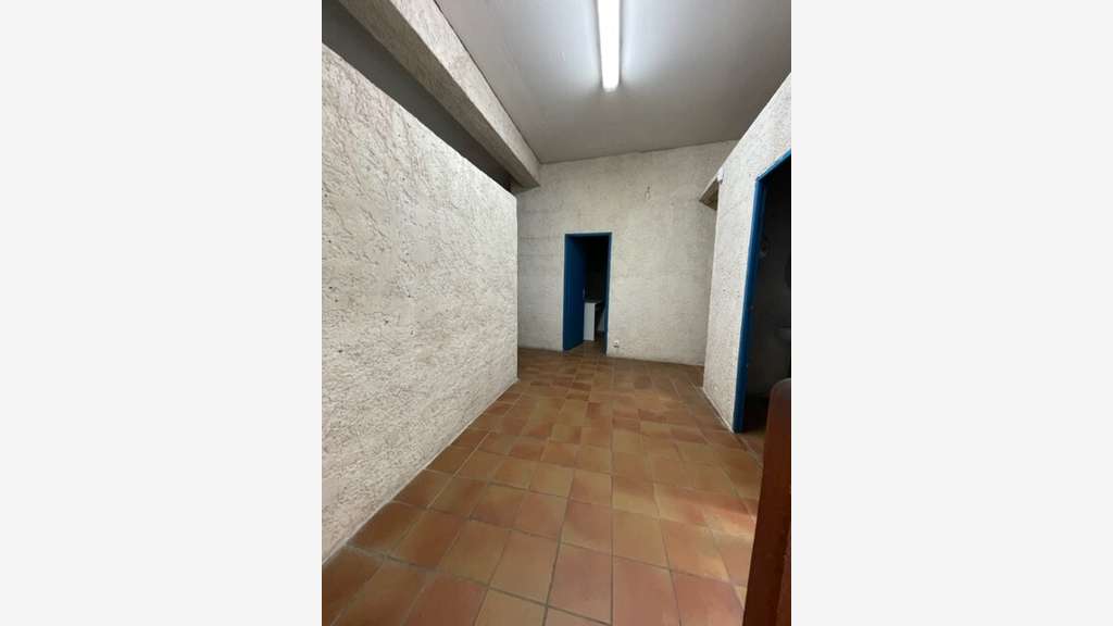 Local commercial 230m² à louer centre-ville Aix