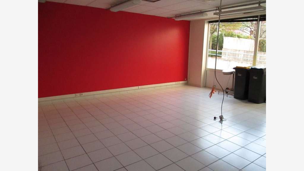 A louer local commercial 88m² Aix les Bains centre