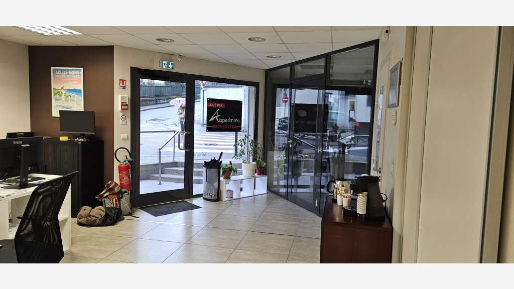 A louer local commercial 76m² à Aix-les-Bains