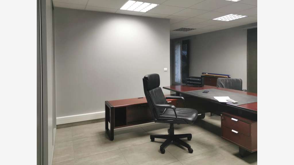 A louer local commercial 76m² à Aix-les-Bains
