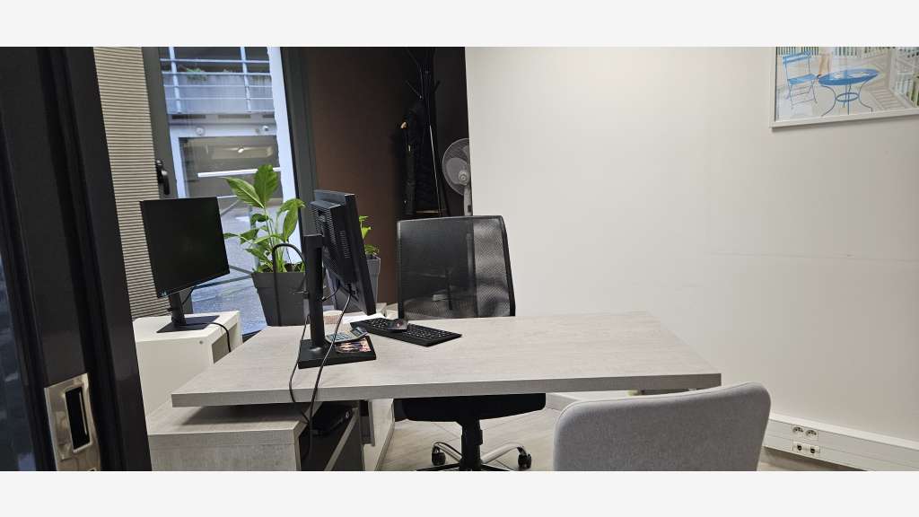 A louer local commercial 76m² à Aix-les-Bains