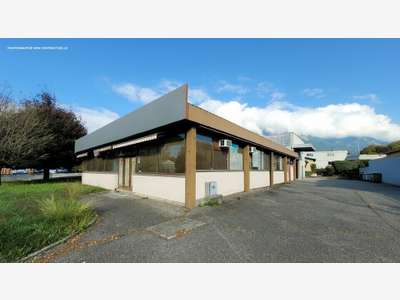 Local commercial 650m² à louer à Albertville 