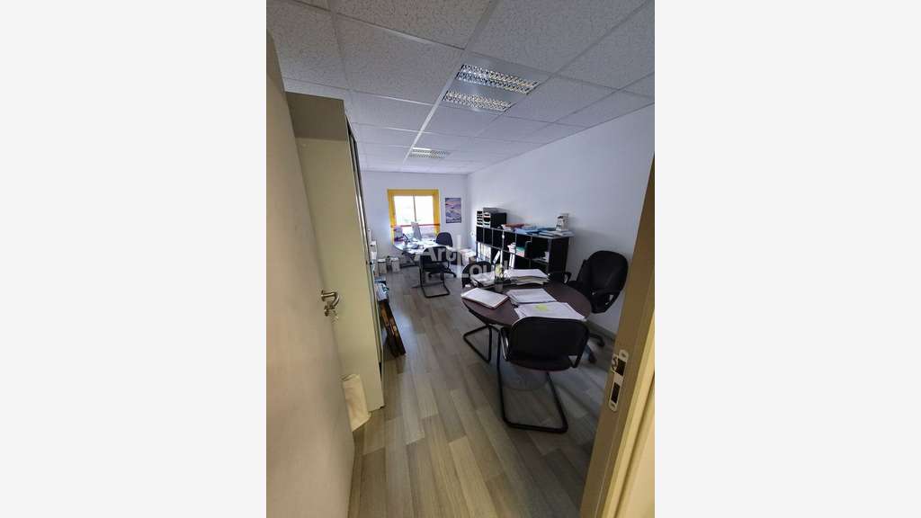 Local commercial 650m² à louer à Albertville 