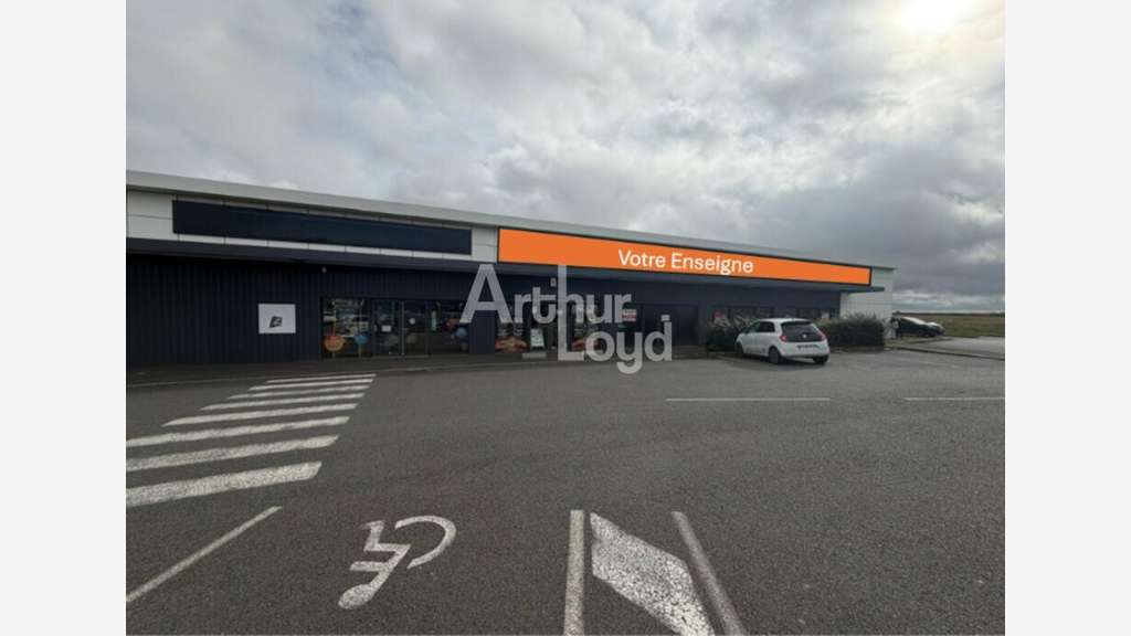 Local commercial 352m² à louer Neuville-de-Poitou