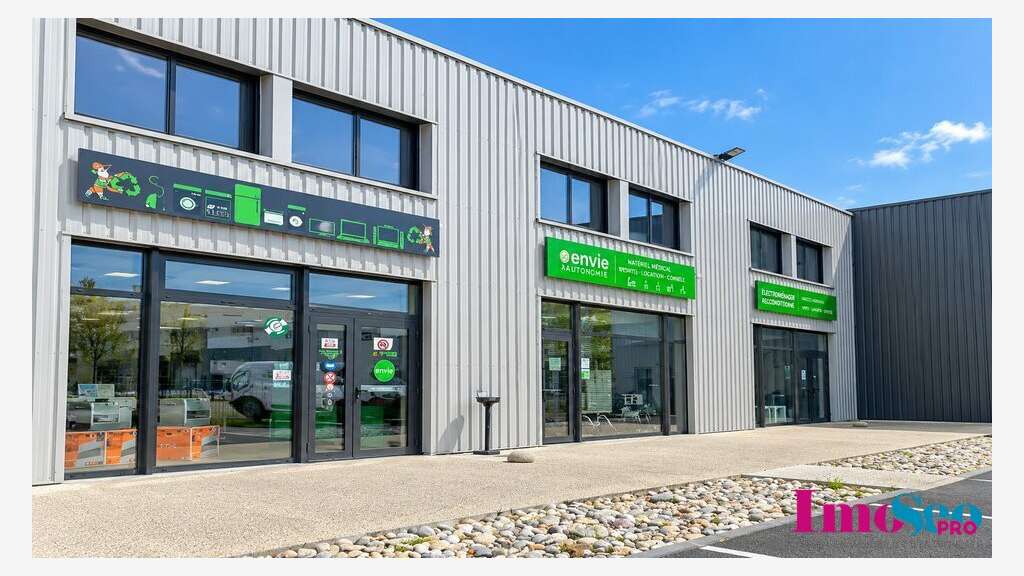 Local commercial 1361m² à louer Ambarès-et-Lagrave