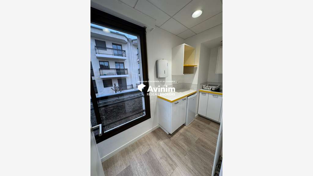 Local 220m² bon état à louer au Perreux-sur-Marne