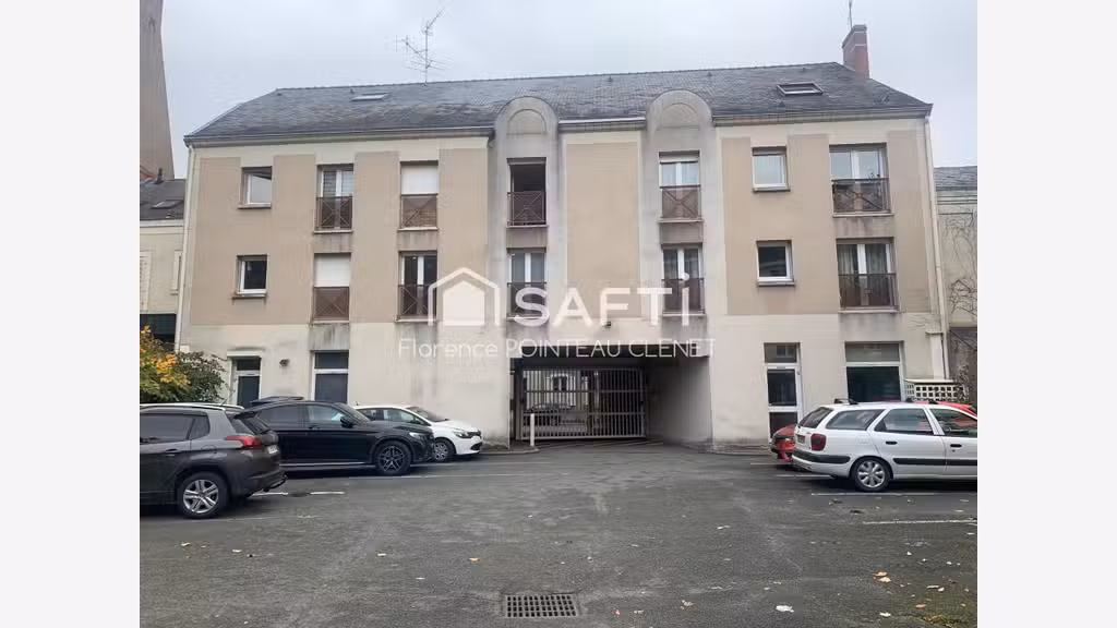 A louer local 70m² Rabelais face UCO  + 4 parkings