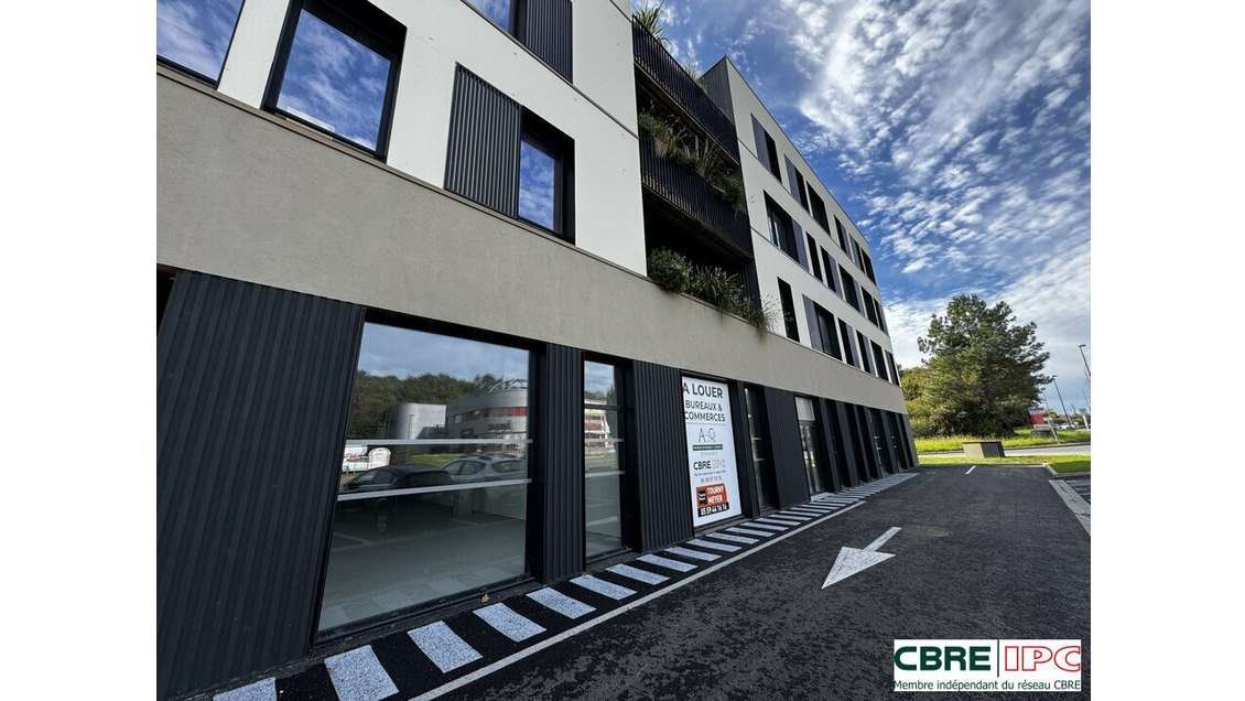 A louer local commercial 449m² à Anglet Maignon