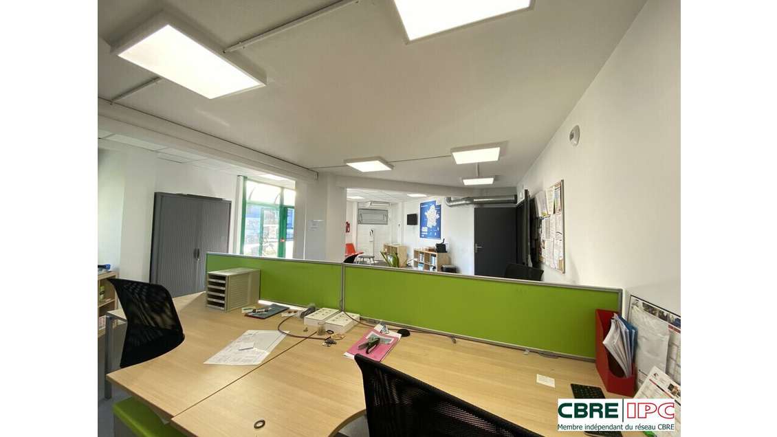 Location local commercial 158m² à Anglet Maignon