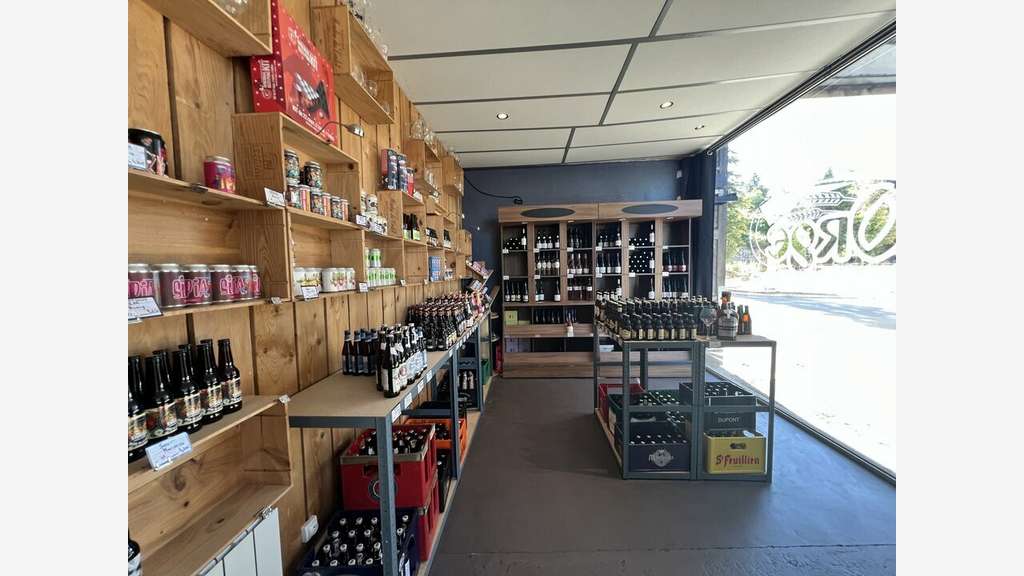 Local 567m² à louer à Angoulême quartier L'Houmeau
