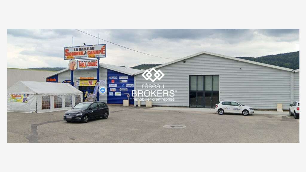 A louer local commercial 340m² ERP PMR à Arbent