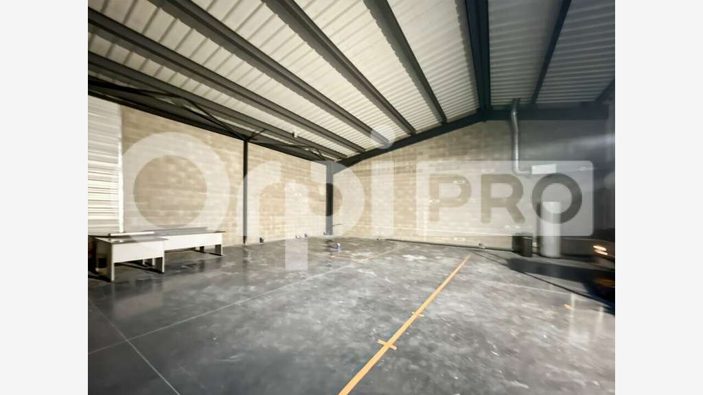 Local commercial 100m² empl N°1 à louer à Arras 