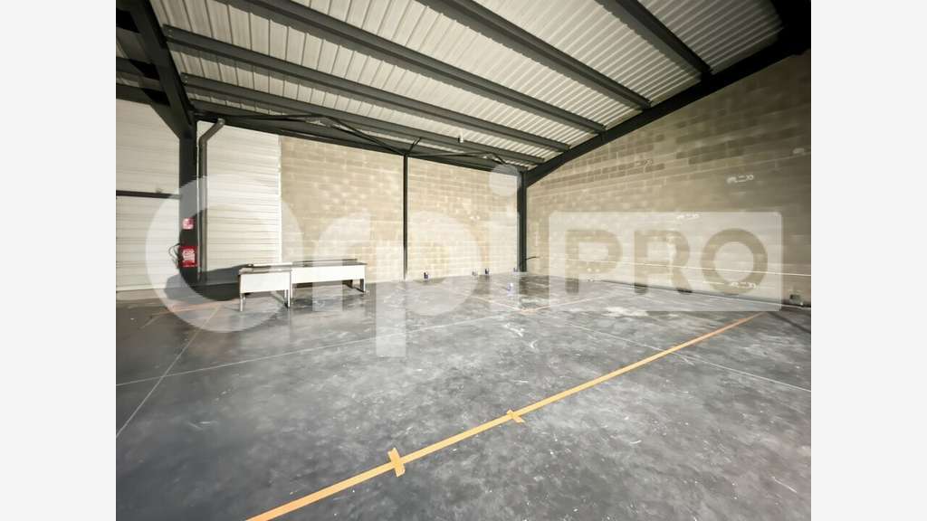 Local commercial 100m² empl N°1 à louer à Arras 