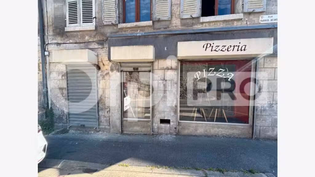 Location local commercial 43m² à Attichy