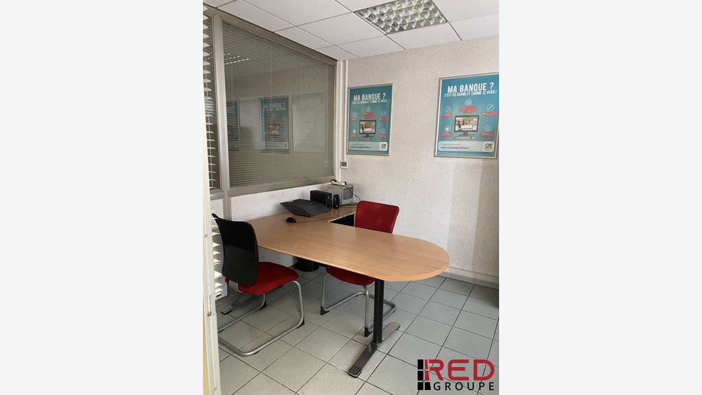 A louer local belle visibilité 323m² à Aubagne