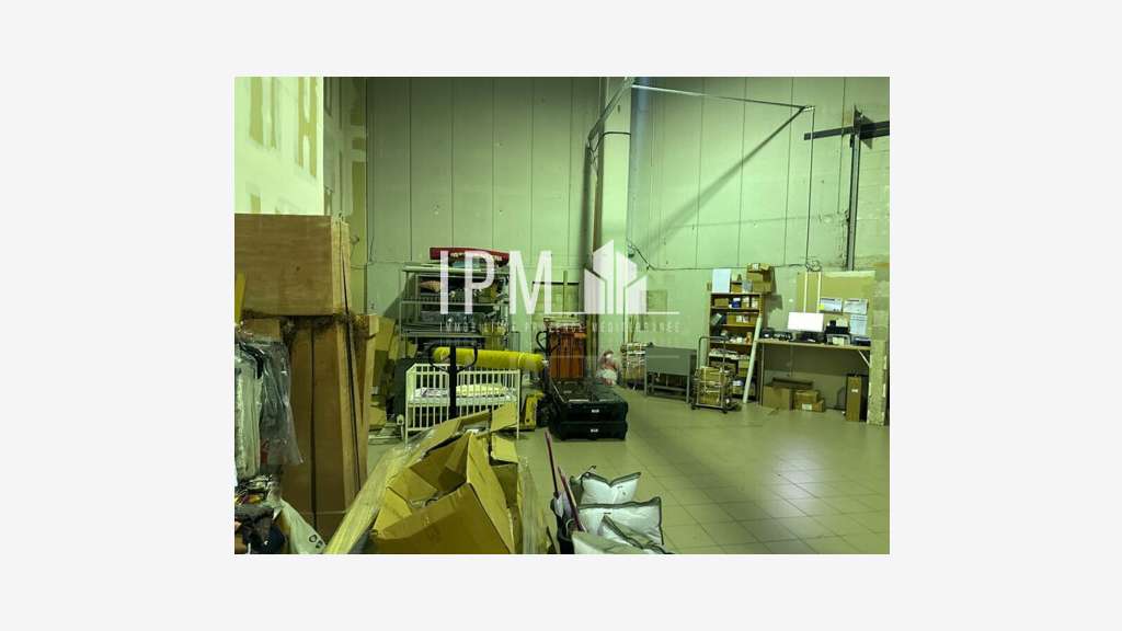 A louer local commercial 188m² à Aubagne ZC Paluds