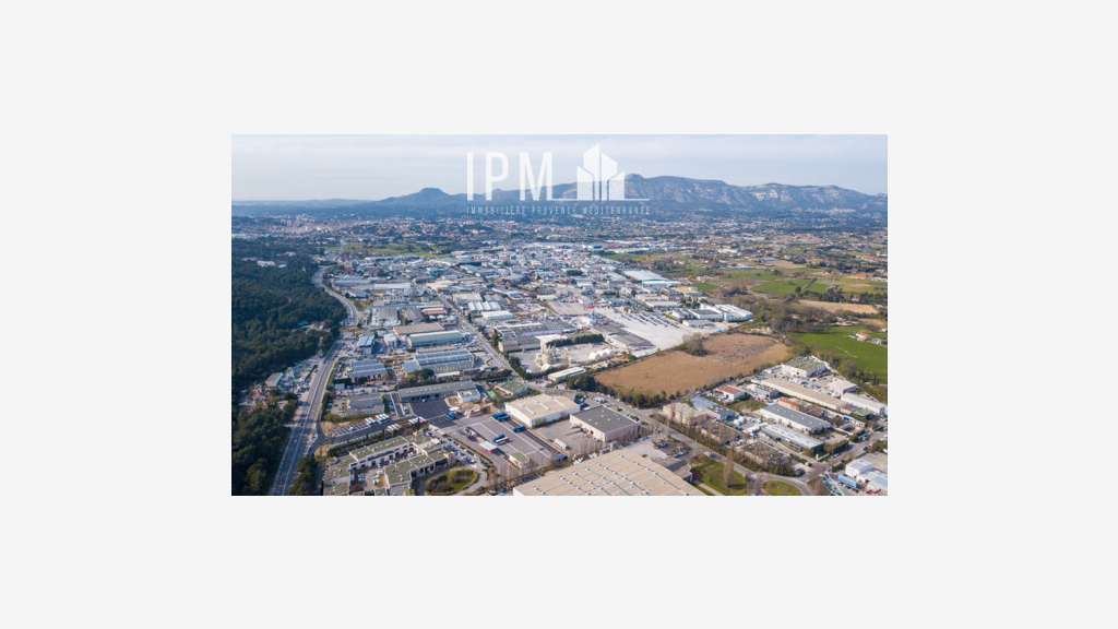 A louer local commercial 255m² à Aubagne D96