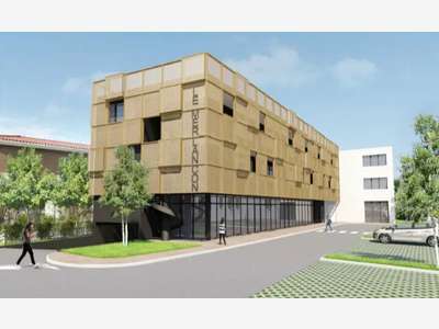 A louer local 410m² en zone commerciale à Aubagne