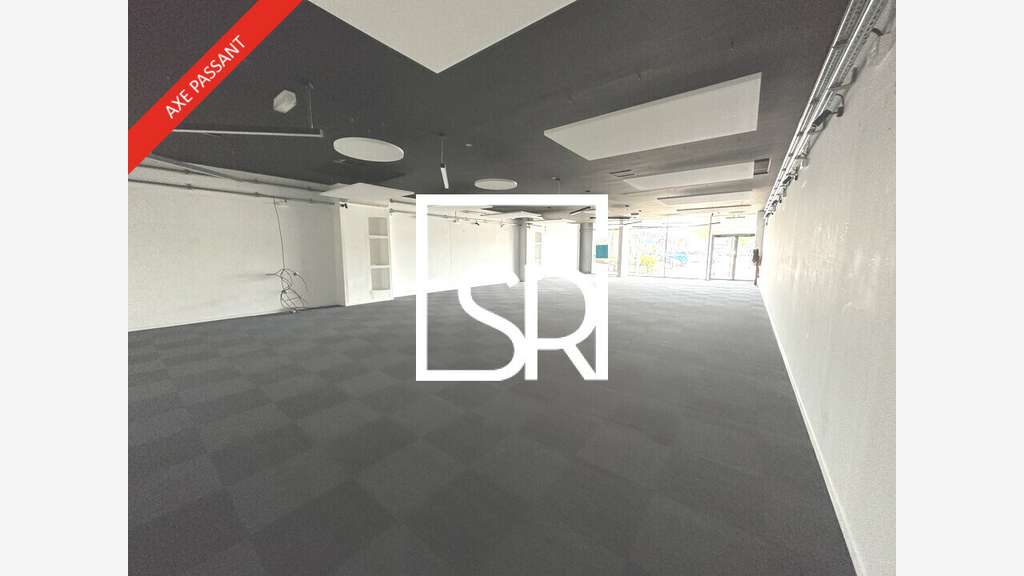 Local commercial 224m² à louer zone du KM Lancé