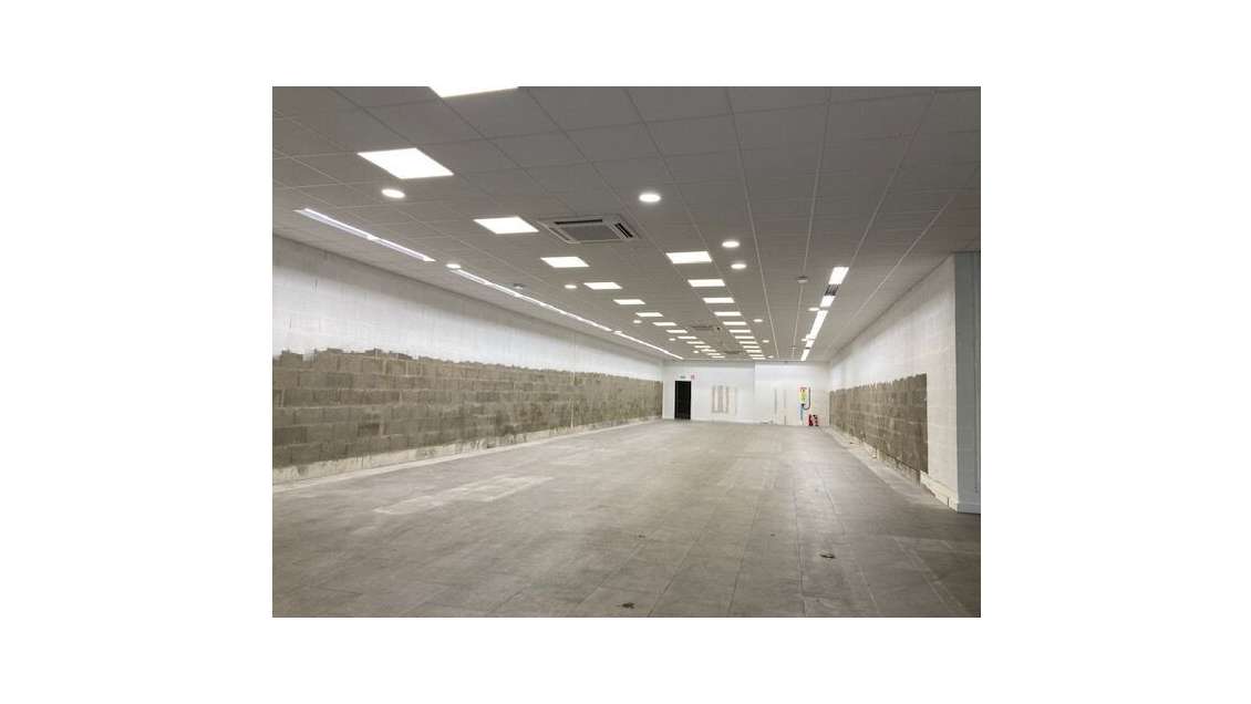 Local 353m² à louer ZAC périphérie de Clermont