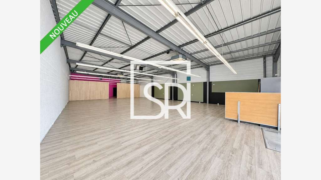 Local commercial 330m² à louer Aubière Km Lancé