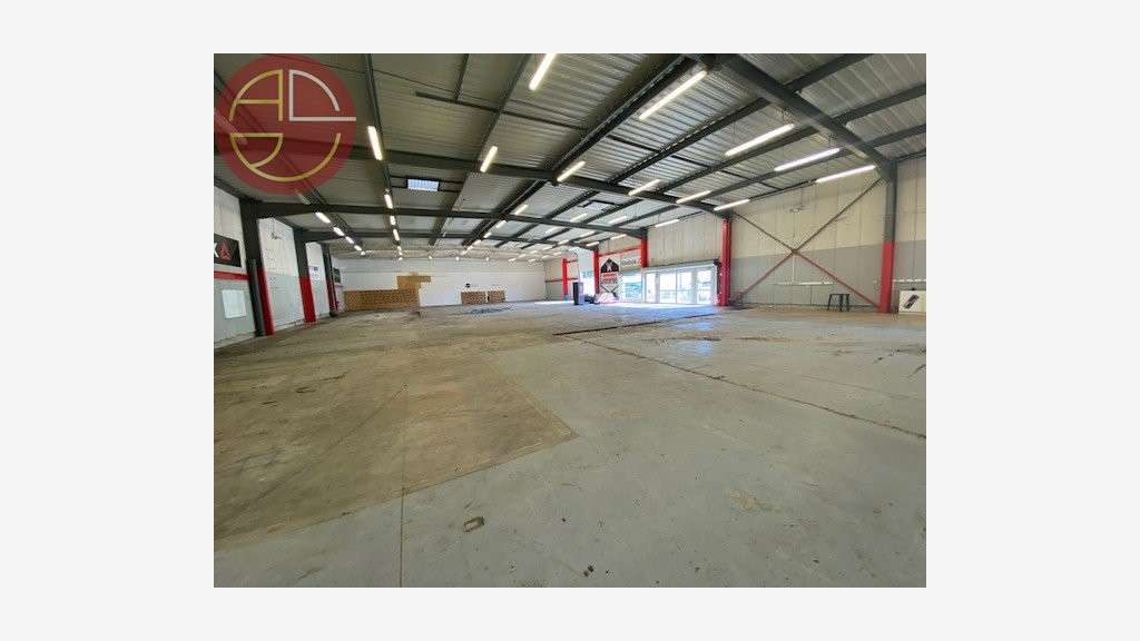 Location local commercial 800m² à Aucamville