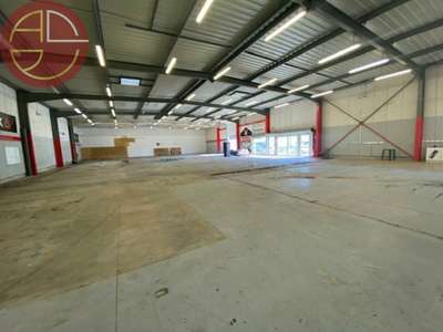 Location local commercial 800m² à Aucamville