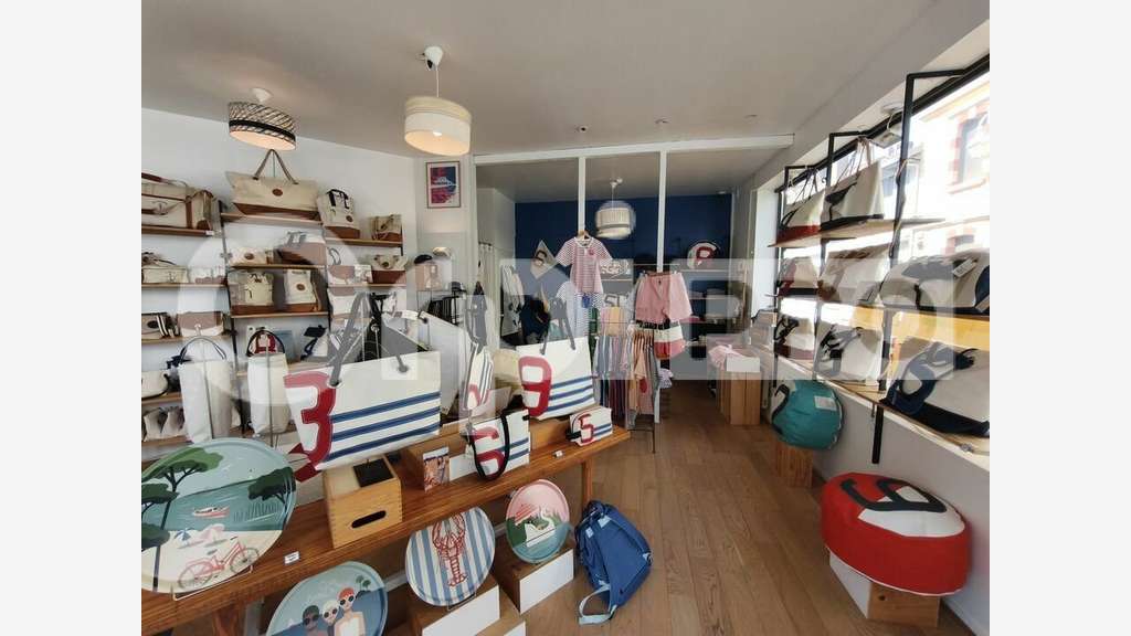 Local commercial d'angle 83m² à louer Arcachon