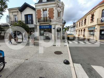 Local commercial d'angle 83m² à louer Arcachon