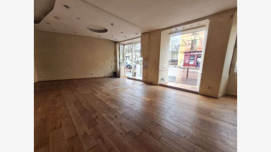 A louer local 248m² Versailles rue royale