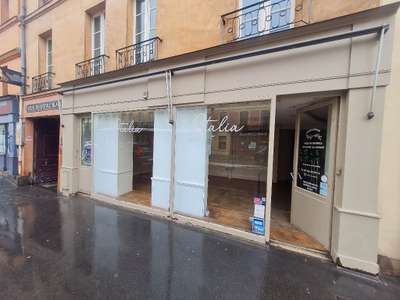 A louer local 248m² Versailles rue royale