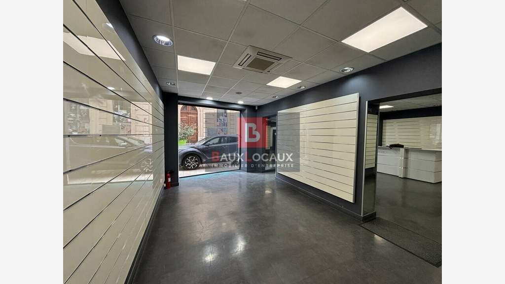 Local commercial 130m² à louer Avignon intra-muros