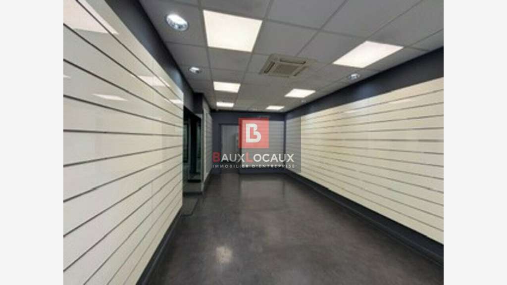 Local commercial 130m² à louer Avignon intra-muros