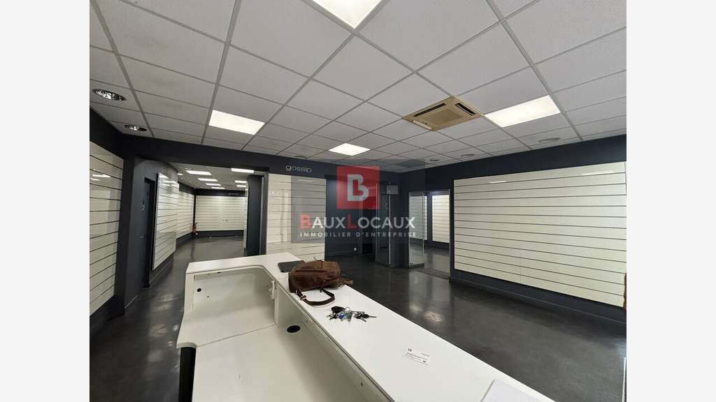 Local commercial 130m² à louer Avignon intra-muros