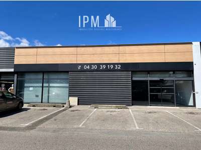 A louer local commercial 458m² à Bagnols-sur-Cèze