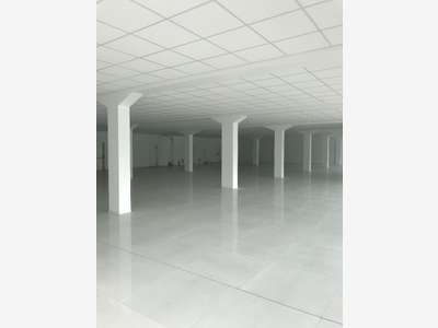 A louer local commercial 194m² angle Baie Mahault