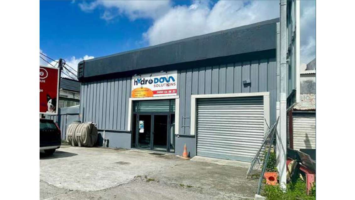 A louer local  181m² à Baie-Mahault Pointe Jarry