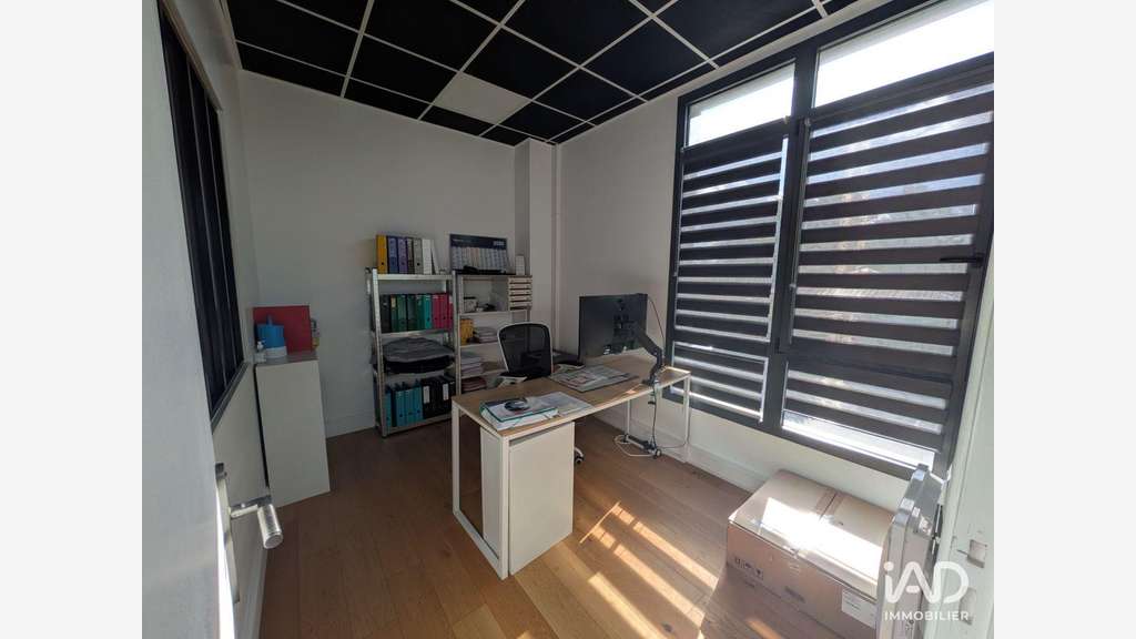 A louer local 250m² à Bailly-Romainvilliers