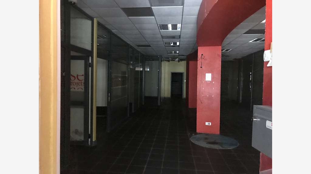 A louer local commercial de 378m² à Basse Terre