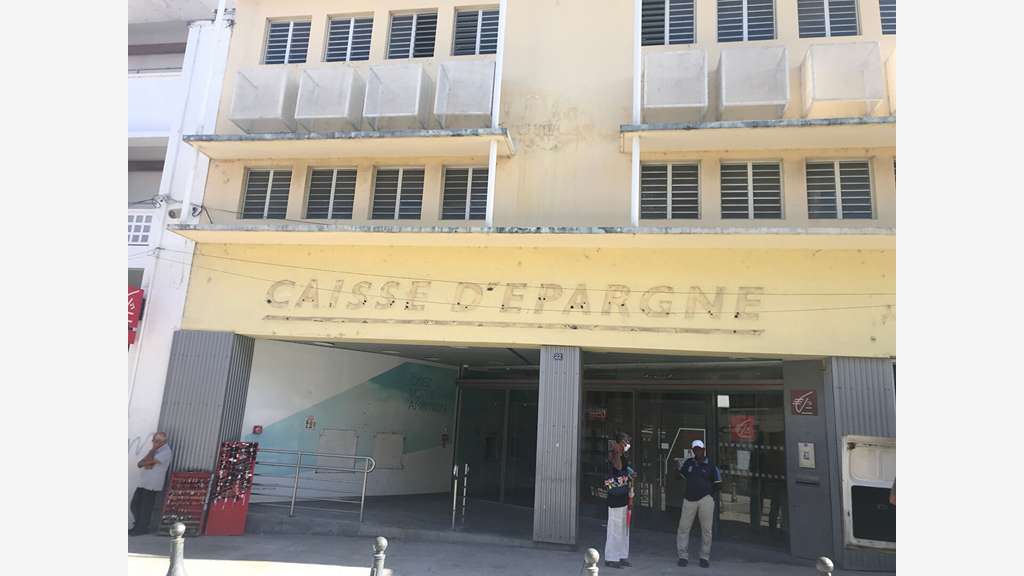 A louer local commercial de 378m² à Basse Terre