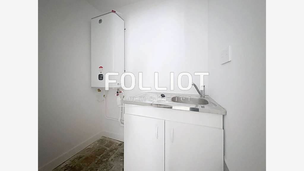 Location local commercial 76m² à Bayeux