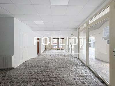 Location local commercial 76m² à Bayeux