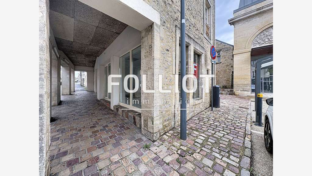 Location local commercial 76m² à Bayeux