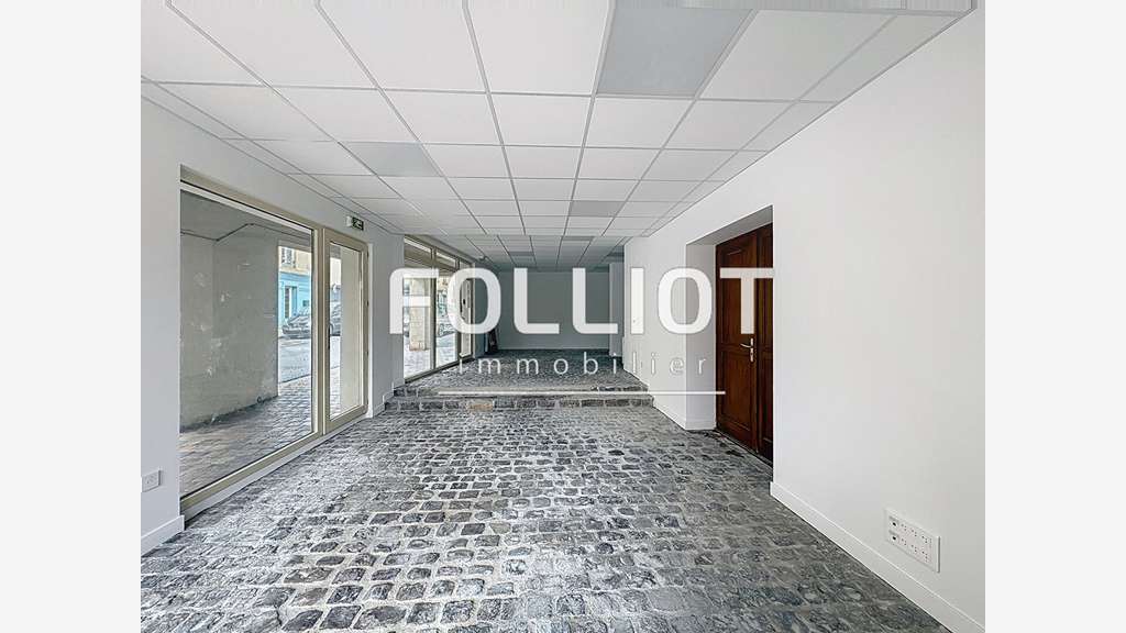 Location local commercial 76m² à Bayeux